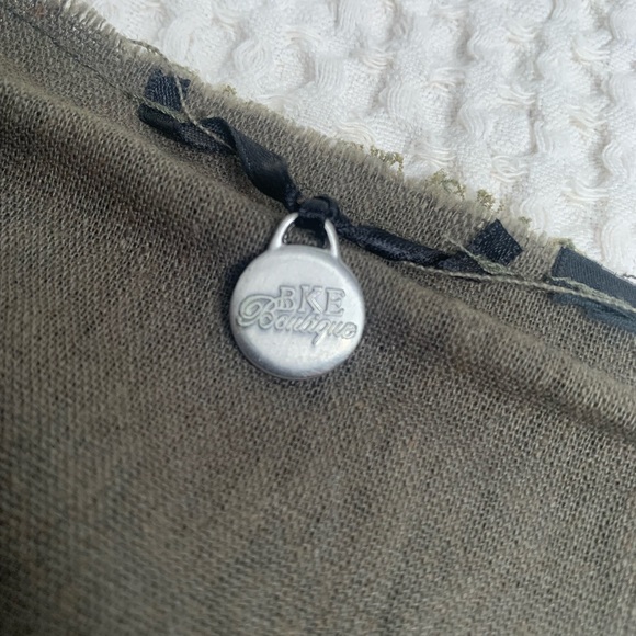 BKE Boutique Velvet and Lace Vest - Picture 4 of 5